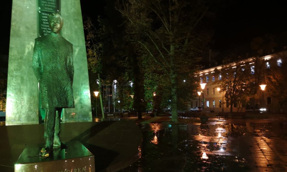 Kudirkos aikštėje Vilniaus centre patvino fontanas