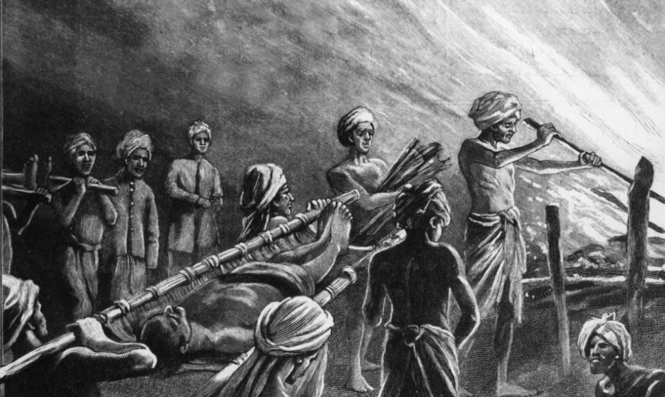 1907-ųjų maras. Kūnų deginimas Indijoje.