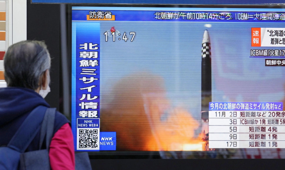 Šiaurės Korėjos paleista raketa nukrito Japonijos vandenyse