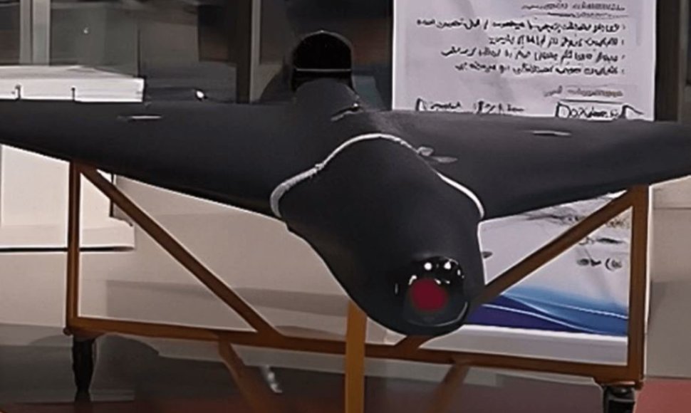 Iranas pristatė modifikuotą droną „Shahed-238“