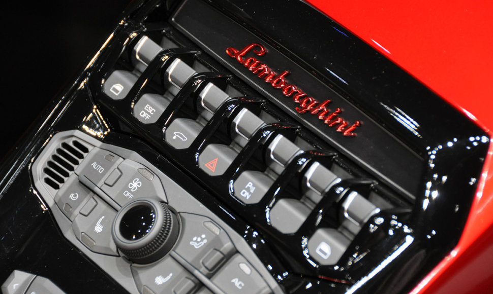„Lamborghini Aventador“ mygtukai