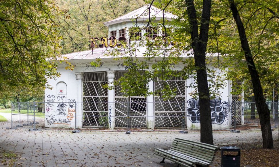 „Rotondos“ kavinė Vilniaus Gedimino kalno papėdėje