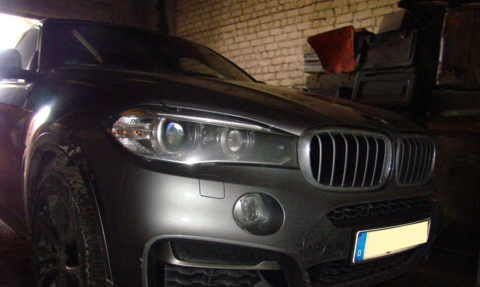 Marijampolėje, Sasnavos g. garaže rasti pavogti BMW automobiliai