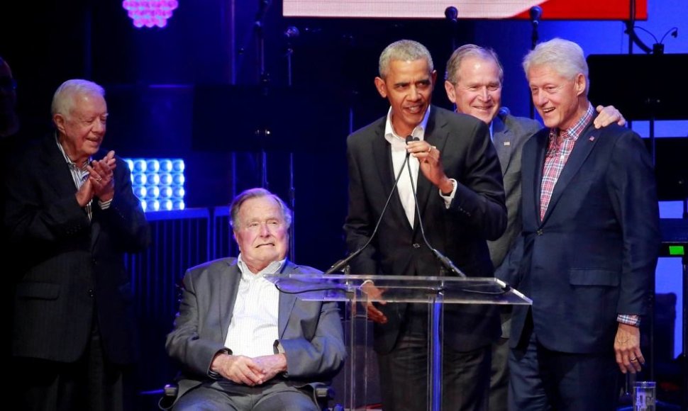 Barackas Obama, Billas Clintonas, Jimmy Carteris, George'as H.W. ir George'as W. Bushai