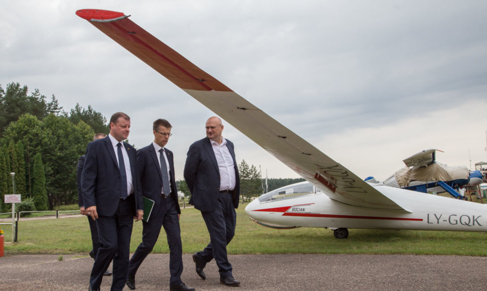  Premjeras S. Skvernelis lankėsi Paluknio aerodrome