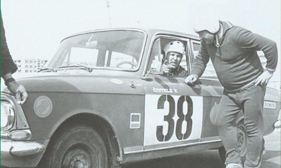 1972-ieji. Vidmantas  Čiutelė su šturmanu Jonu Lopata, vėliau tragiškai žuvusiu Lenkijoje pervažiuojant iš vieno greičio ruožo į kitą