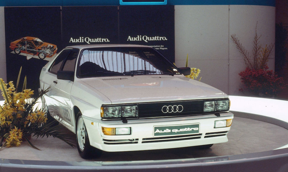  1980 m. pavasarį vykusioje tarptautinėje Ženevos automobilių parodoje „Audi“ pristatė pirmąjį visų ratų pavara varomą „quattro“. 