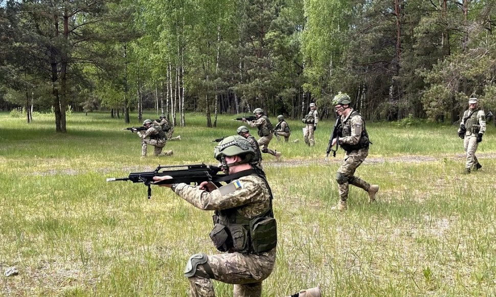 Lietuvos kariuomenės mokykloje baigėsi kursas Ukrainos kariams
