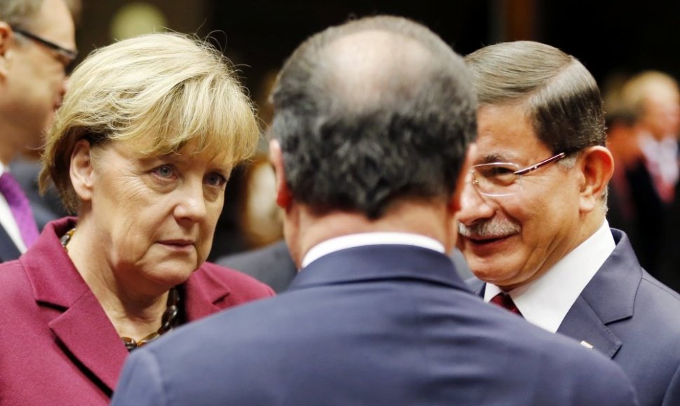 Angela Merkel ir Ahmetas Davutoglu