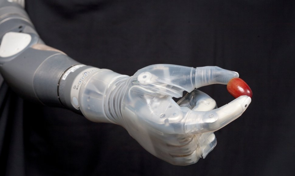 Tobuiausias iki šiol sukurtas protezas DEKA Arm