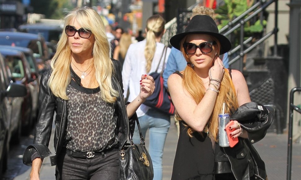 Lindsay Lohan su mama Dina Lohan