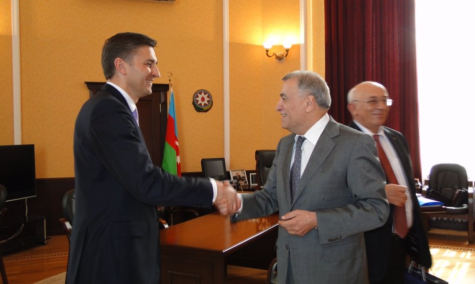 Energetikos ministras Jaroslavas Neverovičius susitikime su Natigu Aliyevu