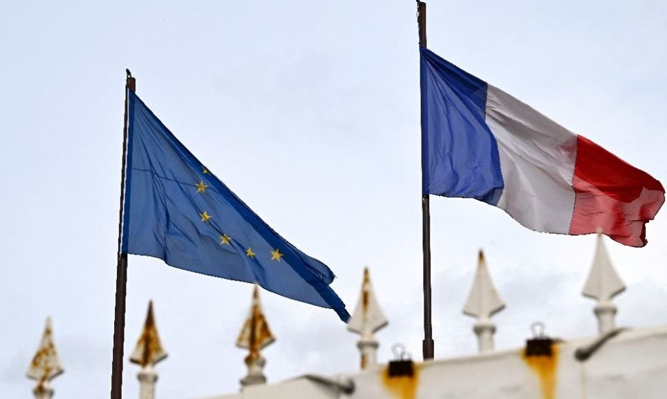 ES ir Prancūzijos vėliavos