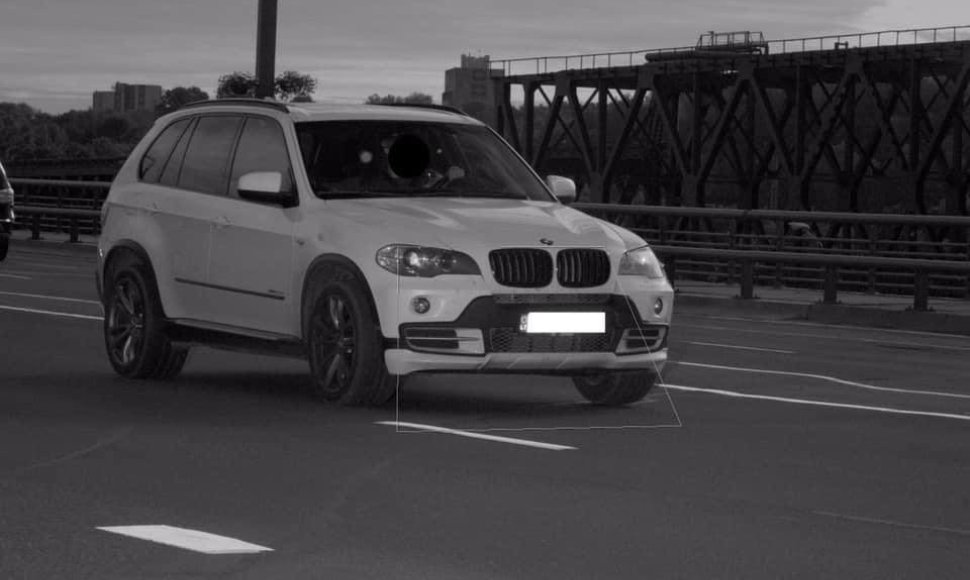 Trikojo Kaune užfiksuotas pažeidėjas su BMW X5