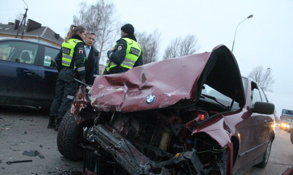 „Volkswagen“ ir BMW avarija Panevėžyje