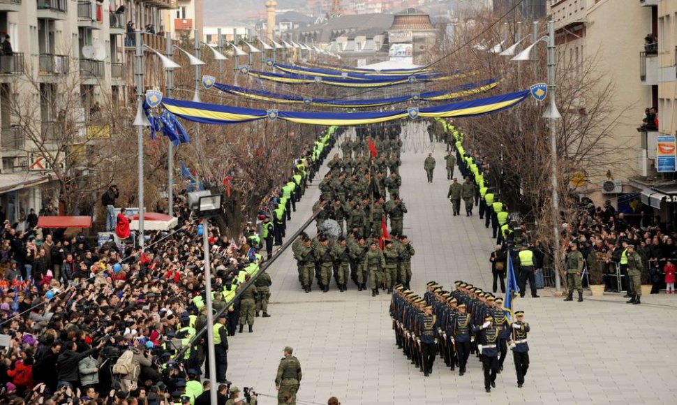 Kosovo saugumo pajėgų paradas Prištinoje