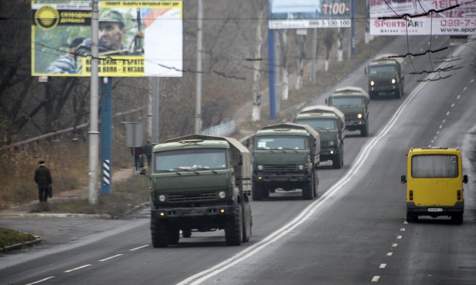 Smogikų karinė technika prie Donecko 2014 m. lapkričio 09 d. 