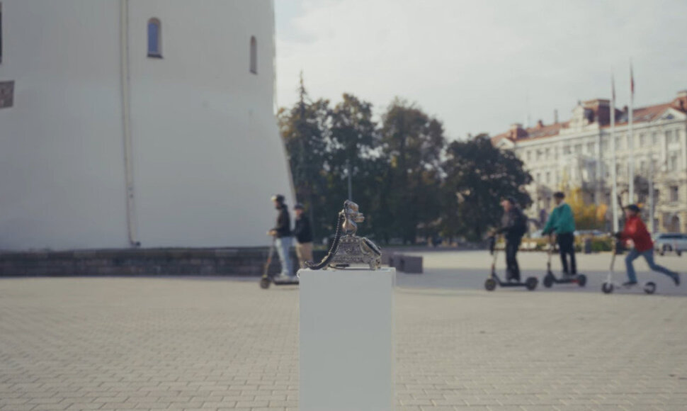 Telefonas Katedros aikštėje