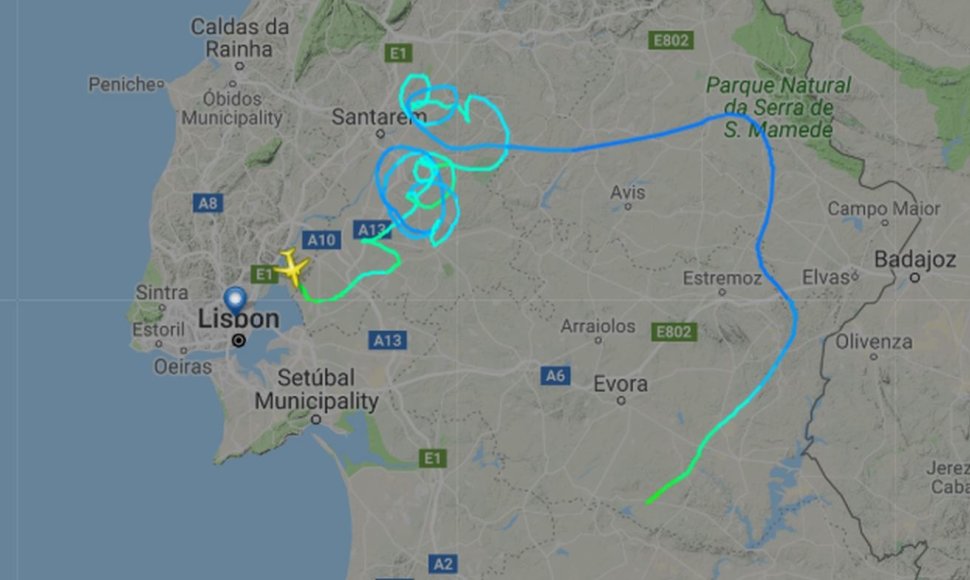 Portugalijoje po gąsdinančio skrydžio nusileido „nekontroliuojamas lėktuvas“