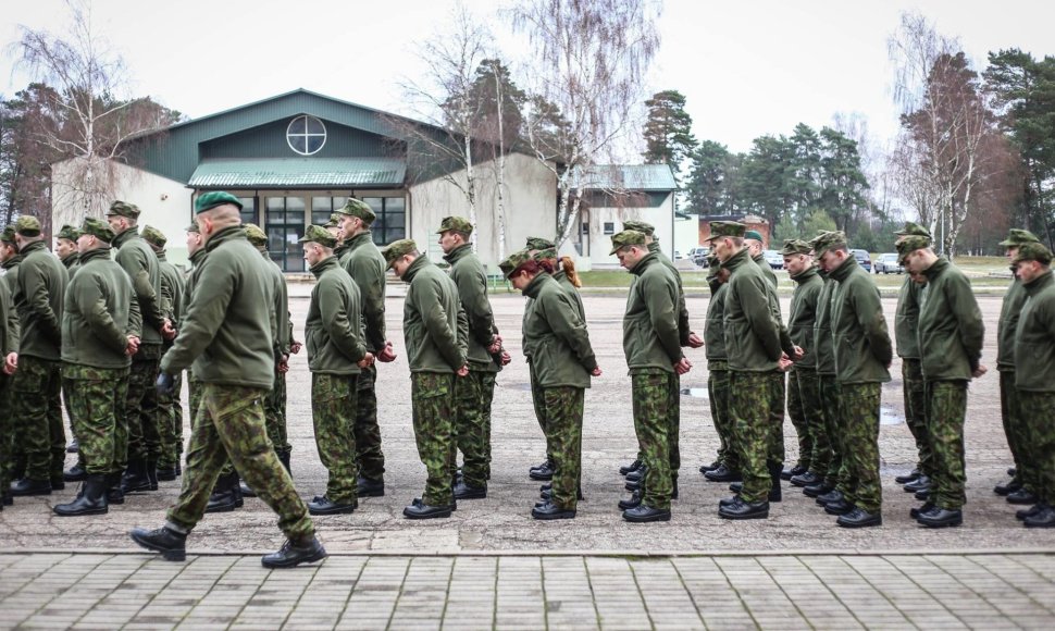 Šauktinių savanorių pirmoji diena