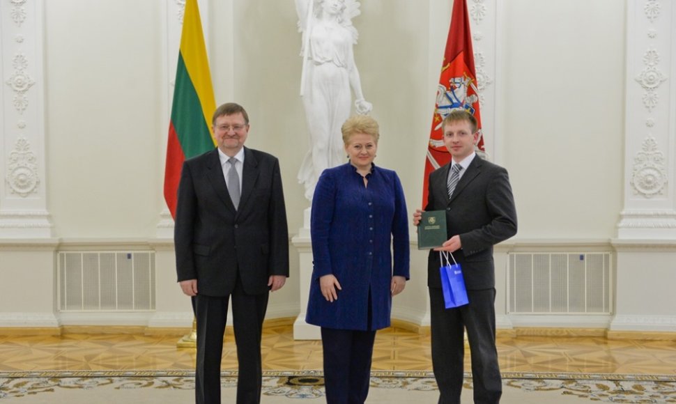 Akimirka is Konstitucijos egzamino nugalėtojų apdovanojimo ceremonijos