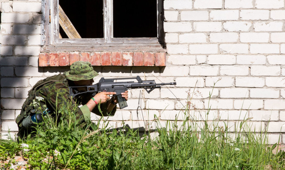 Karių pratybos Kazlų Rūdos poligone