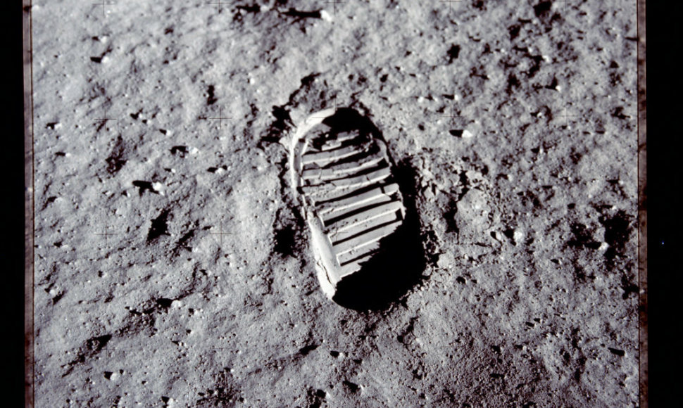 Astronauto Buzzo Aldrino pėdsakas Mėnulyje