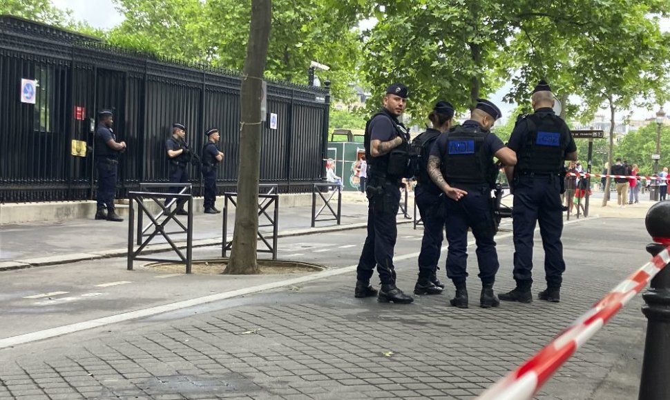 Paryžiuje prie Kataro ambasados nužudytas apsaugos darbuotojas