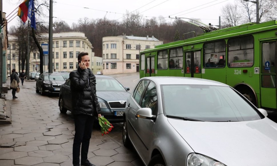 Į bėdą kaunietis pakliuvo tuomet, kai skubėjo sveikinti draugės