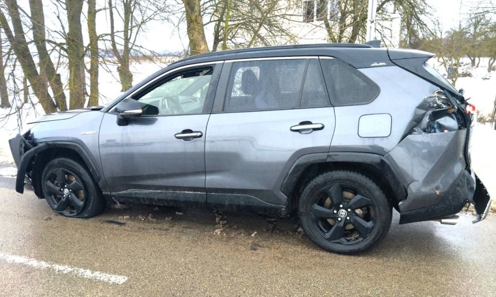 Kas liko iš „Toyota RAV 4“ visureigio