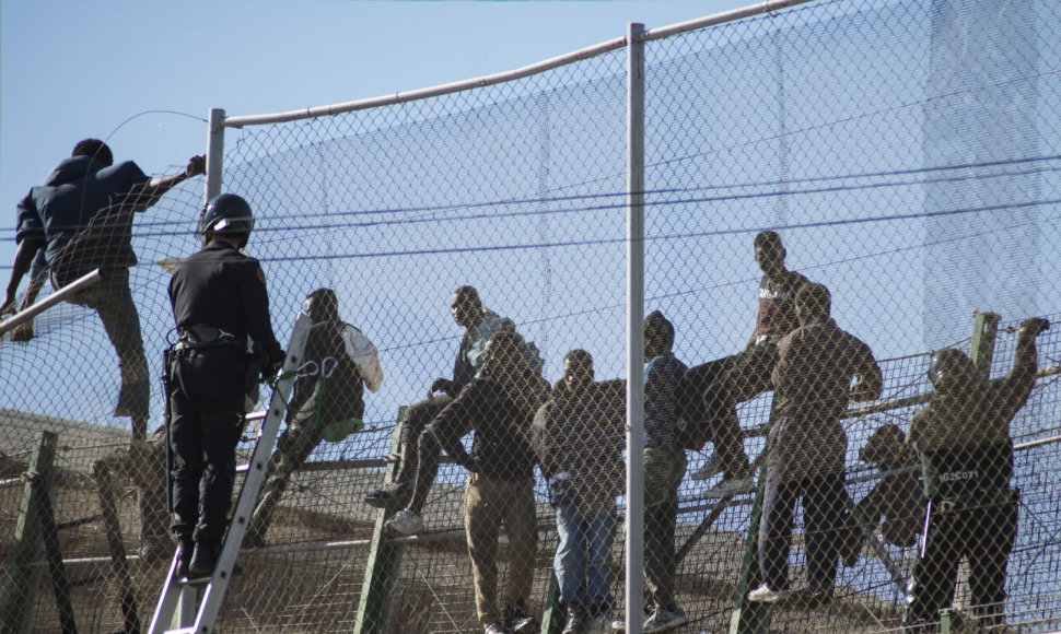 Migrantai bando patekti į Meliljos valdą