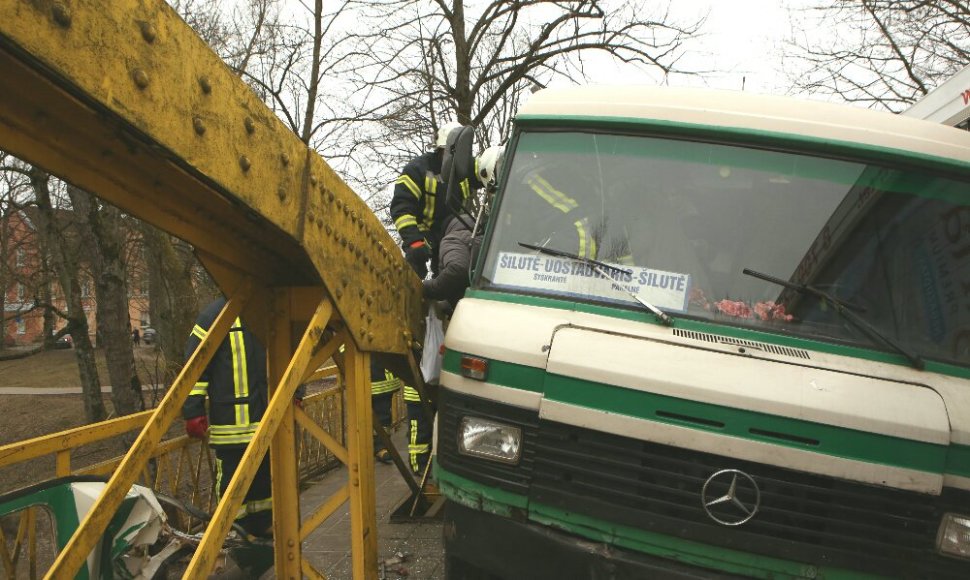 Autobuso ir sunkvežimio avarija Šilutėje