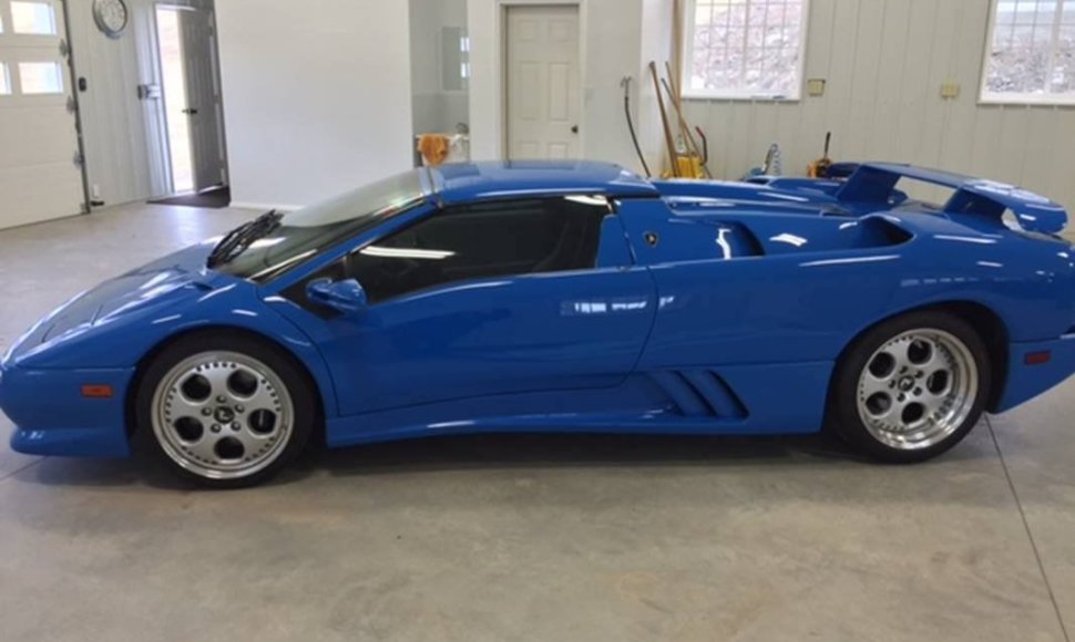 „Lamborghini Diablo“, kurį iki 2015 metų vairavo Donaldas Trumpas