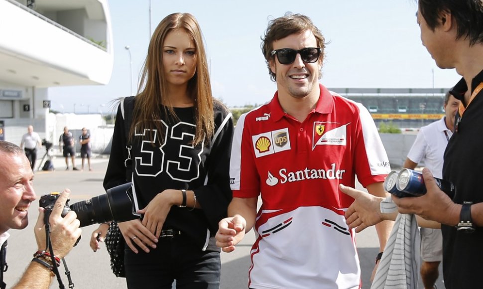 Dasha Kapustina ir Fernando Alonso