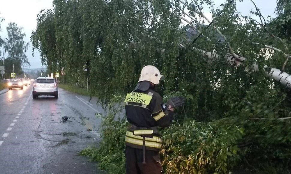 Uraganas Rusijoje nusiaubė Kušvos miestą