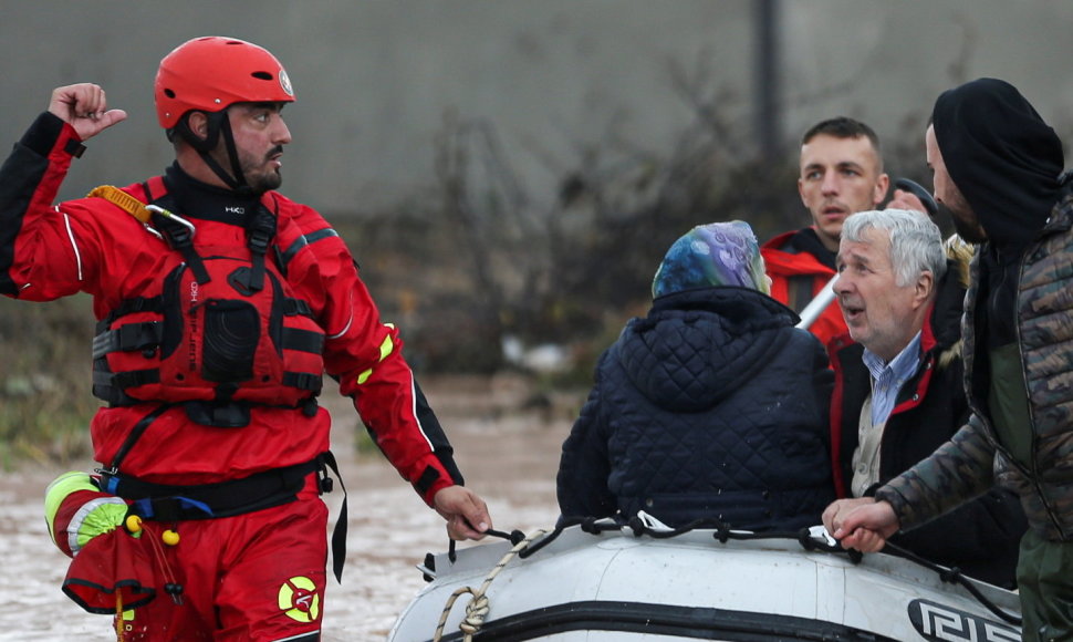 Bosnijoje smarkios liūtys sukėlė staigių potvynių