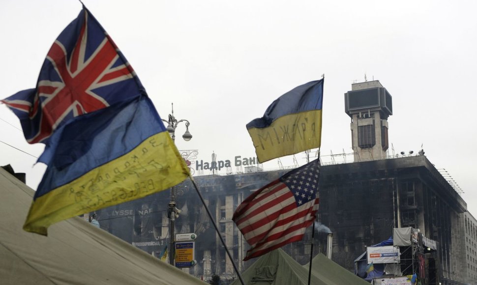 Didžiosios Britanijos ir Ukrainos vėliavos