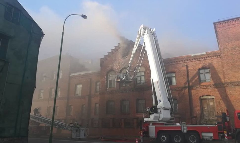 Buvęs Klaipėdos vyriausiojo policijos komisariato pastatas jau ne kartą degė.