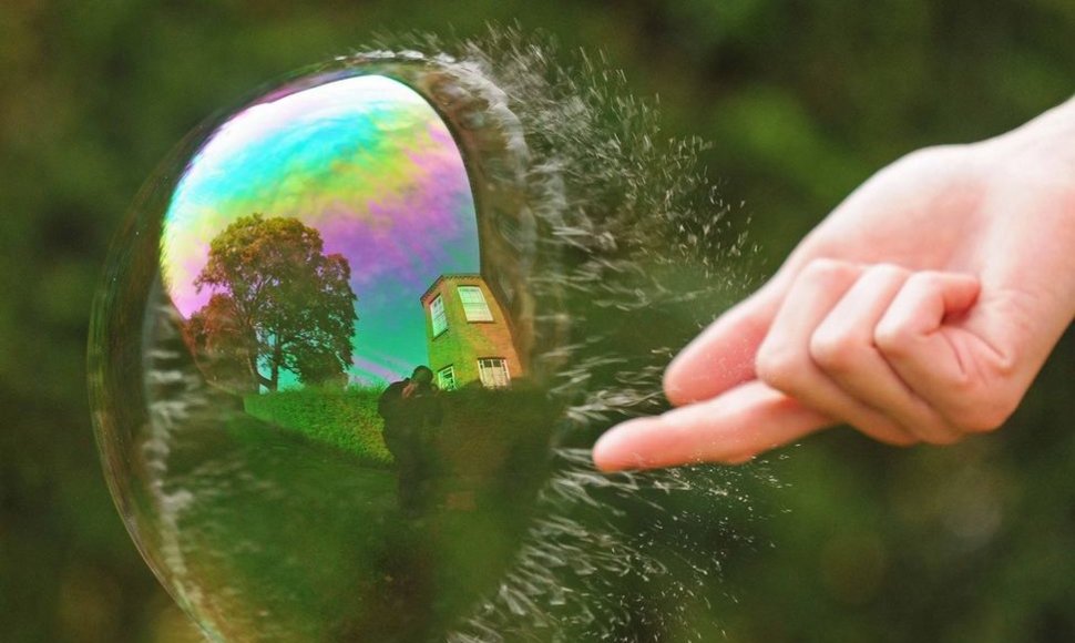 Sprogstantis muilo burbulas