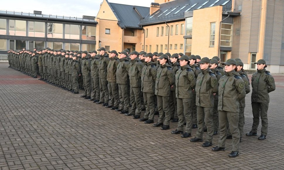 Kursą baigę pasieniečiai