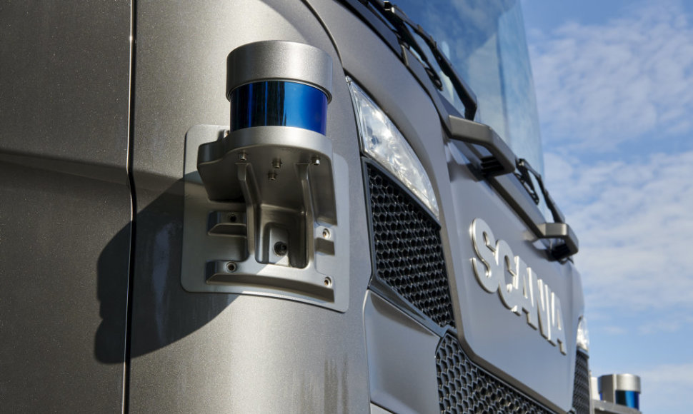 „Scania“ išbando autonominius sunkvežimius greitkelyje