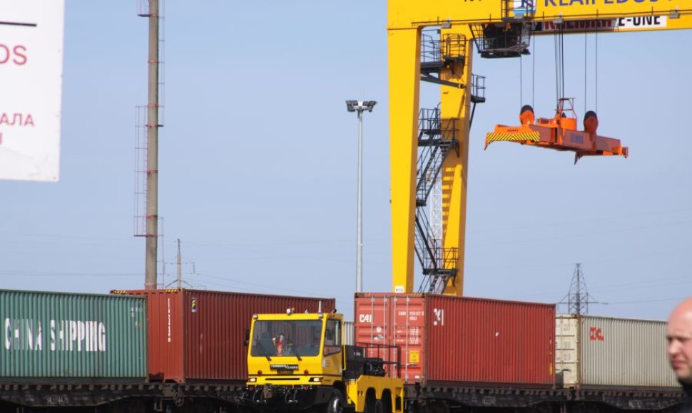Bendrovė „Klaipėdos konteinerių terminalas“ įsigijo naują kraną. 
