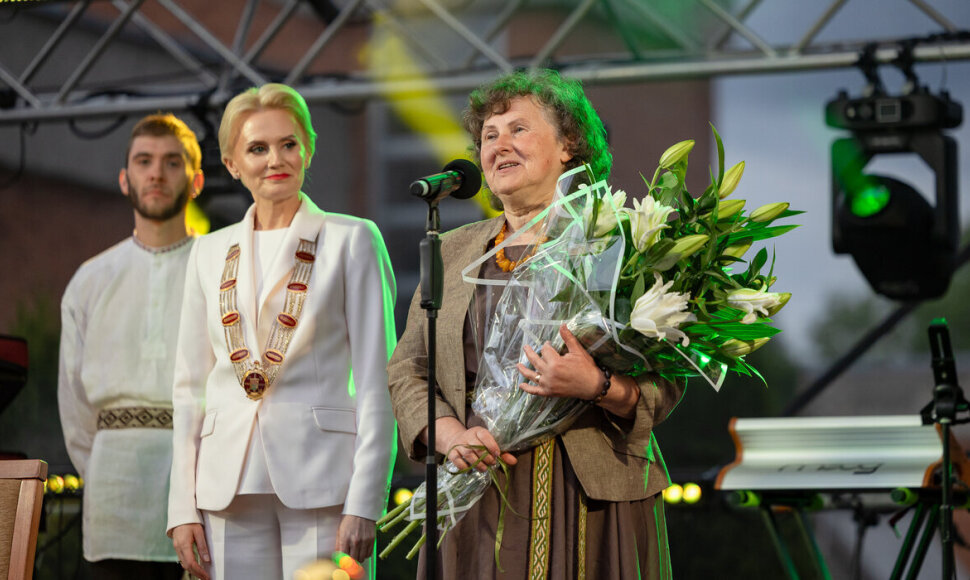 Laimai Žemaitienei įteiktas Alytaus rajono Garbės piliečio ženklas