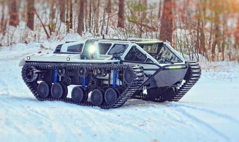 Tankas „Ripsaw EV3-F1“.