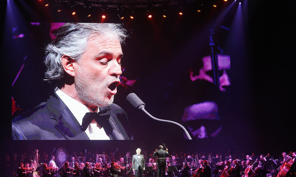 Andrea Bocelli koncerto akimirka