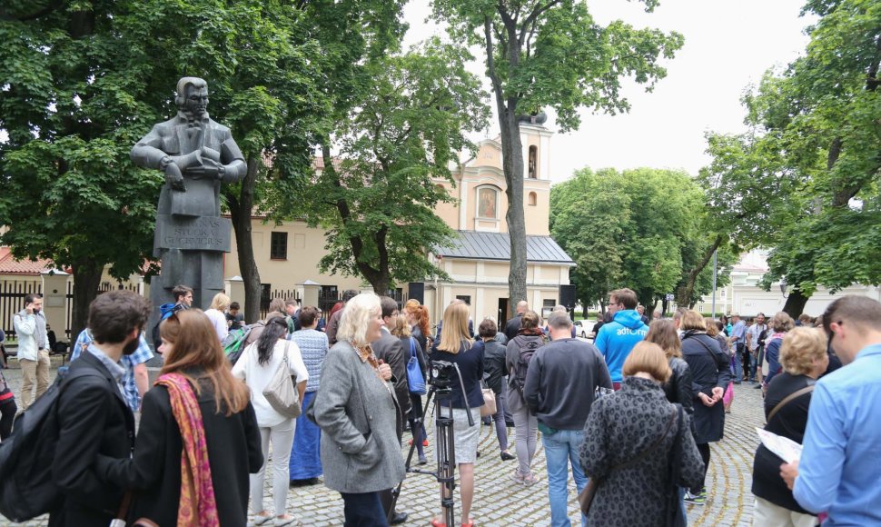 „Vilniaus kalbančių skulptūrų“ atidarymo akimirka 