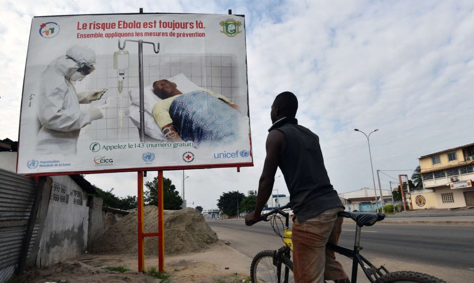 Ebolos virusas ir toliau siaučia Vakarų Afrikoje