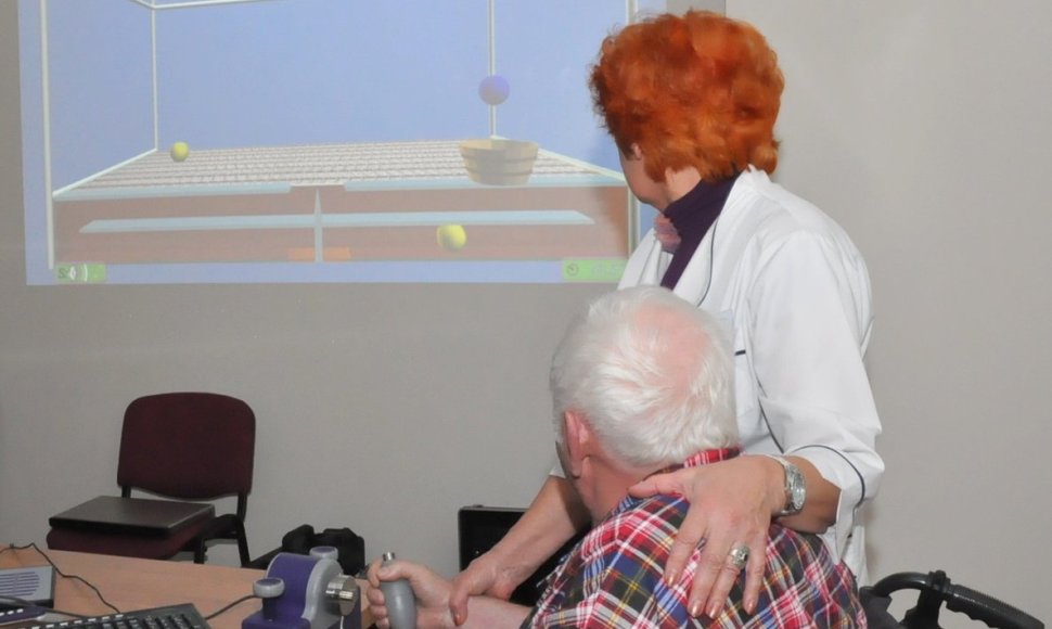 Kauno ligoninės Reabilitacijos klinikos pacientai sveiksta žaisdami kompiuterinius žaidimus