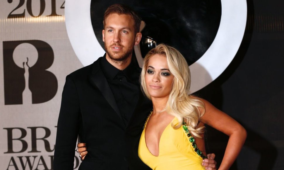 Calvinas Harrisas ir Rita Ora Britų muzikos apdovanojimuose 2014-ųjų vasarį