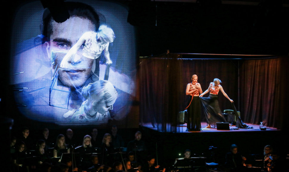 Balandžio 2 d. festivalį atidarys ispanų kompozitoriaus Ricardo Llorcos opera–monodrama „Tuščios valandos“.